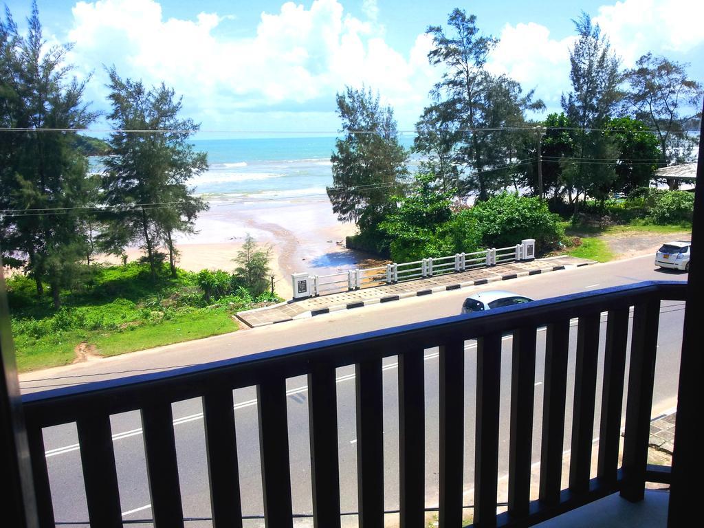 Ceylon Surf Guest And Restaurant Bed & Breakfast Weligama Room photo